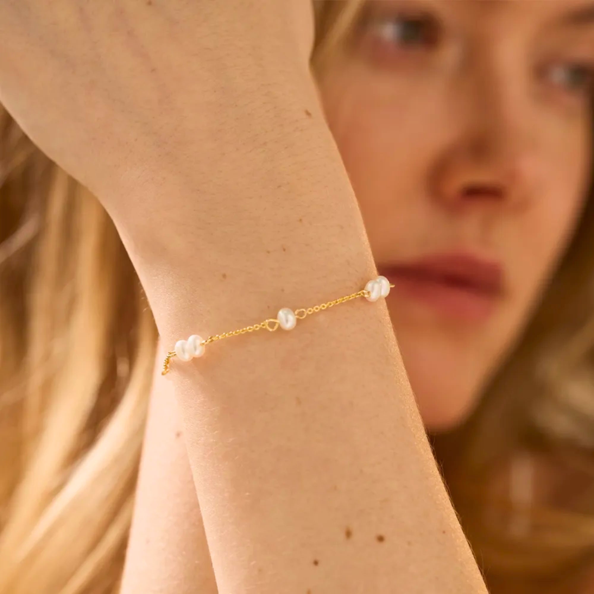 Artemis Pearl Bracelet