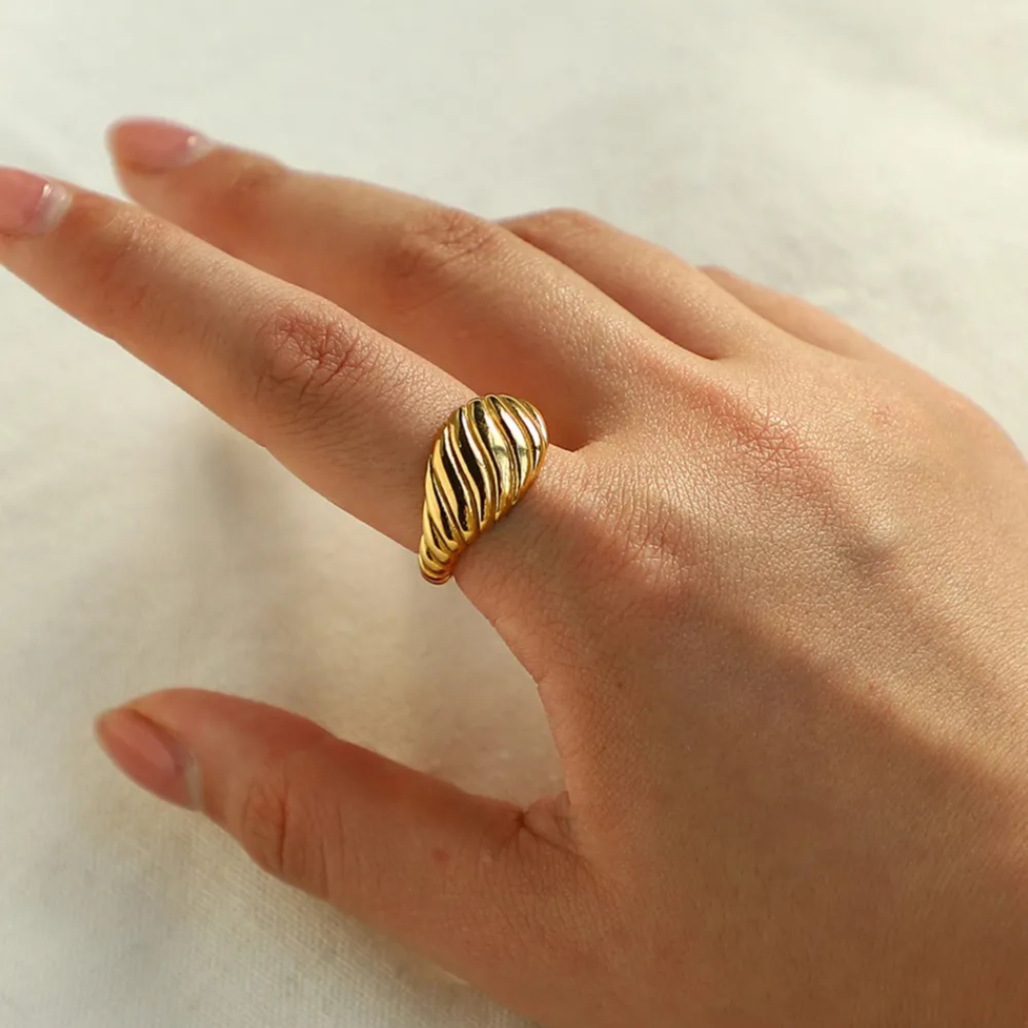Liana Twisted Dome Ring