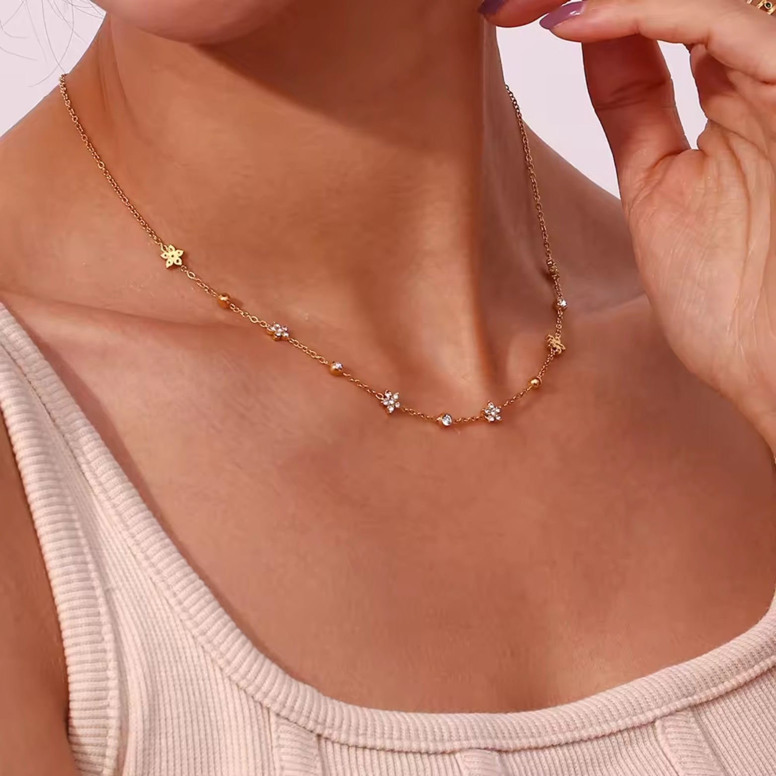Lila | Zircon Flower Necklace