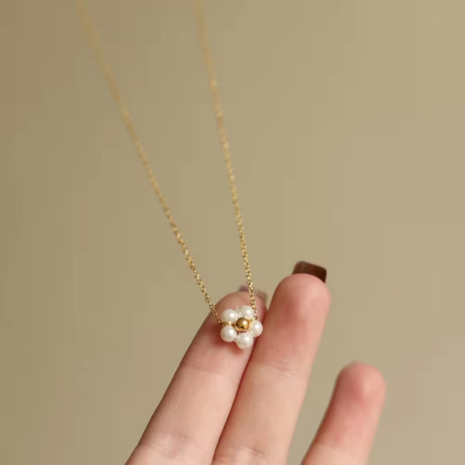 Daisy | Glass Pearl Pendant Necklace