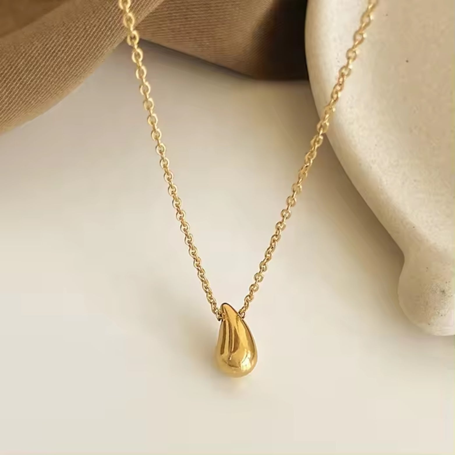 Charmed | Mini Teardrop Necklace
