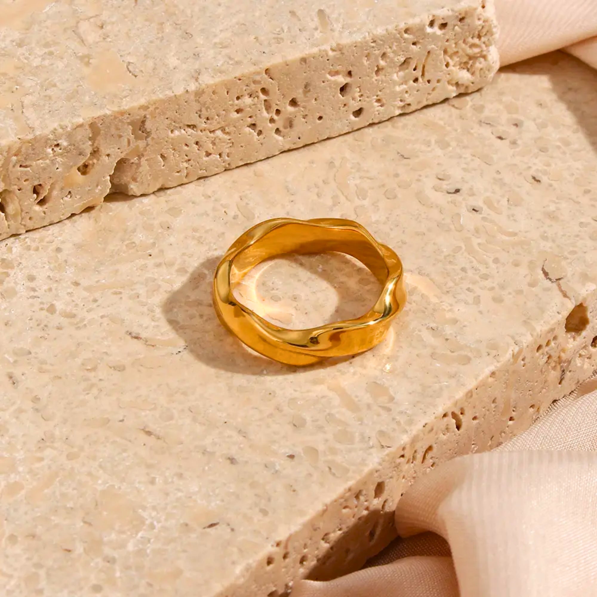 Livia Ripple Ring