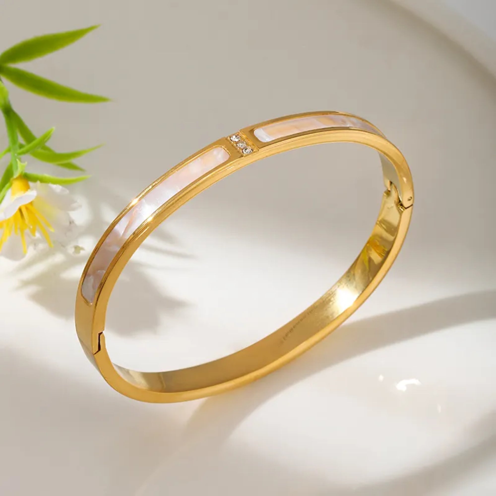 Eliana Bangle