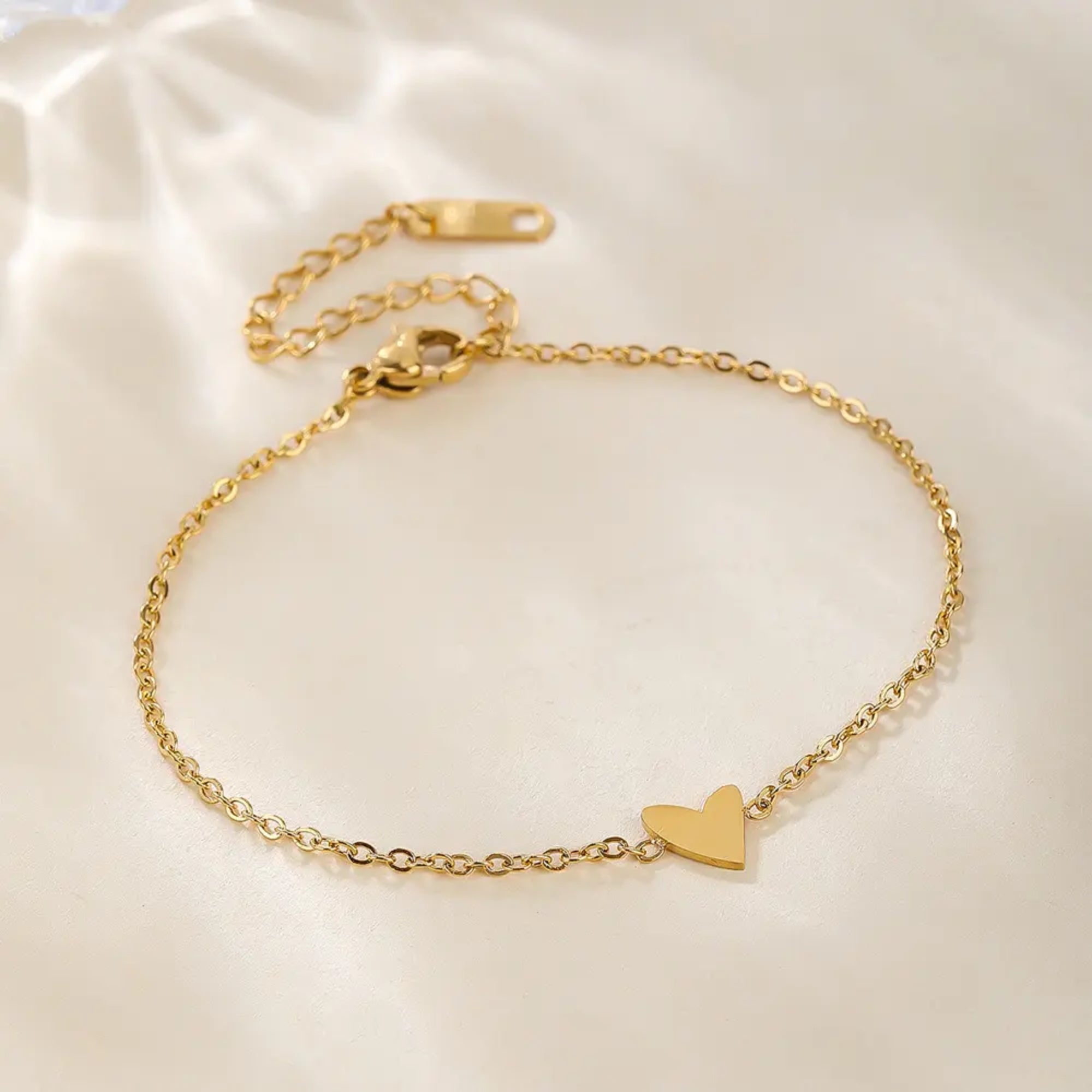 Dainty Heart Bracelet