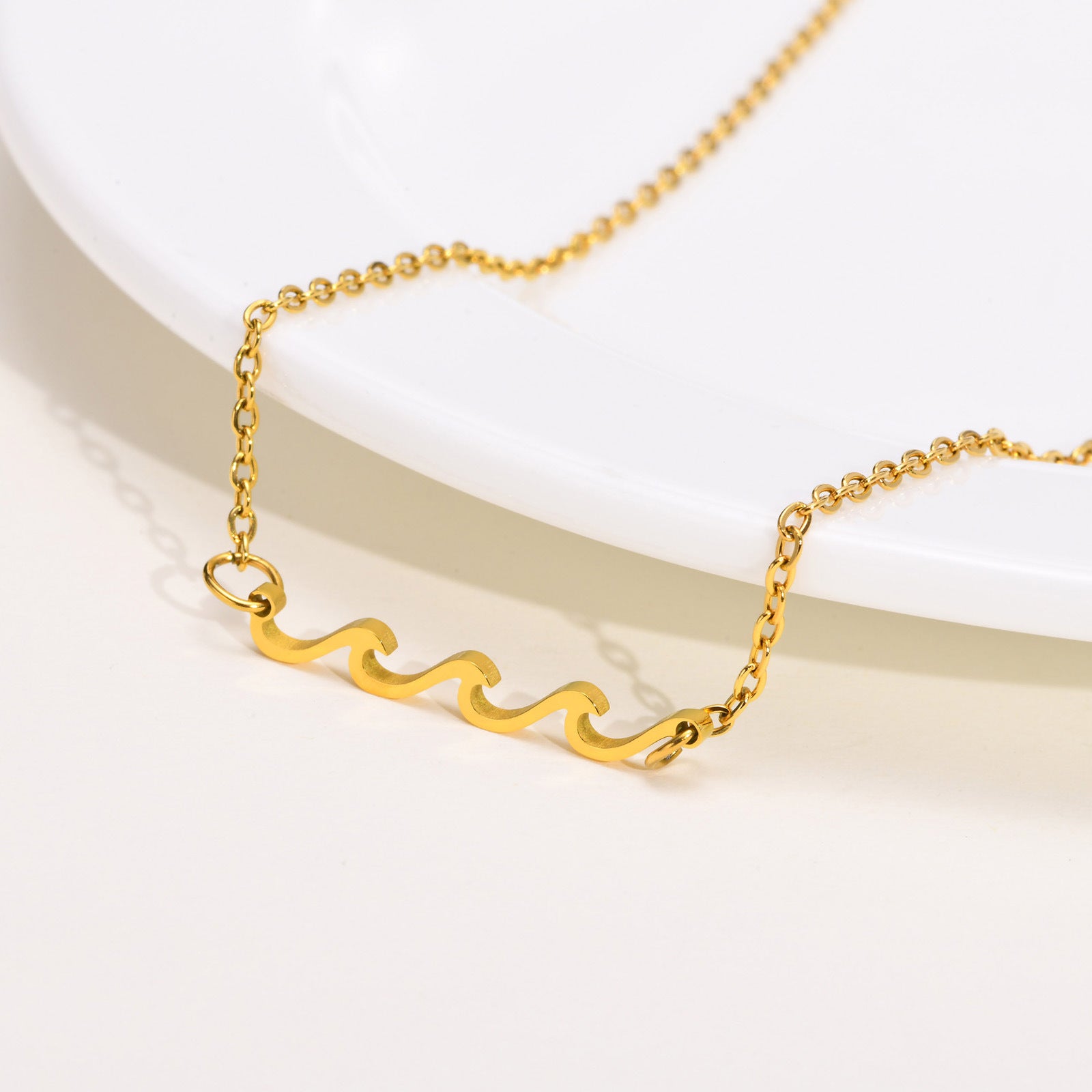 The Waves Necklace