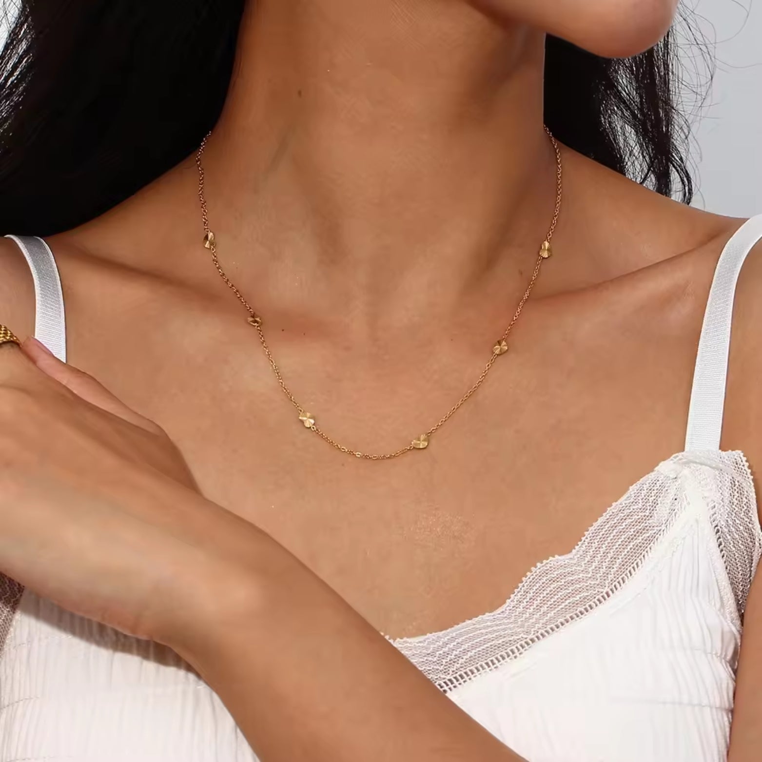 Lily | Mini Hearts Necklace