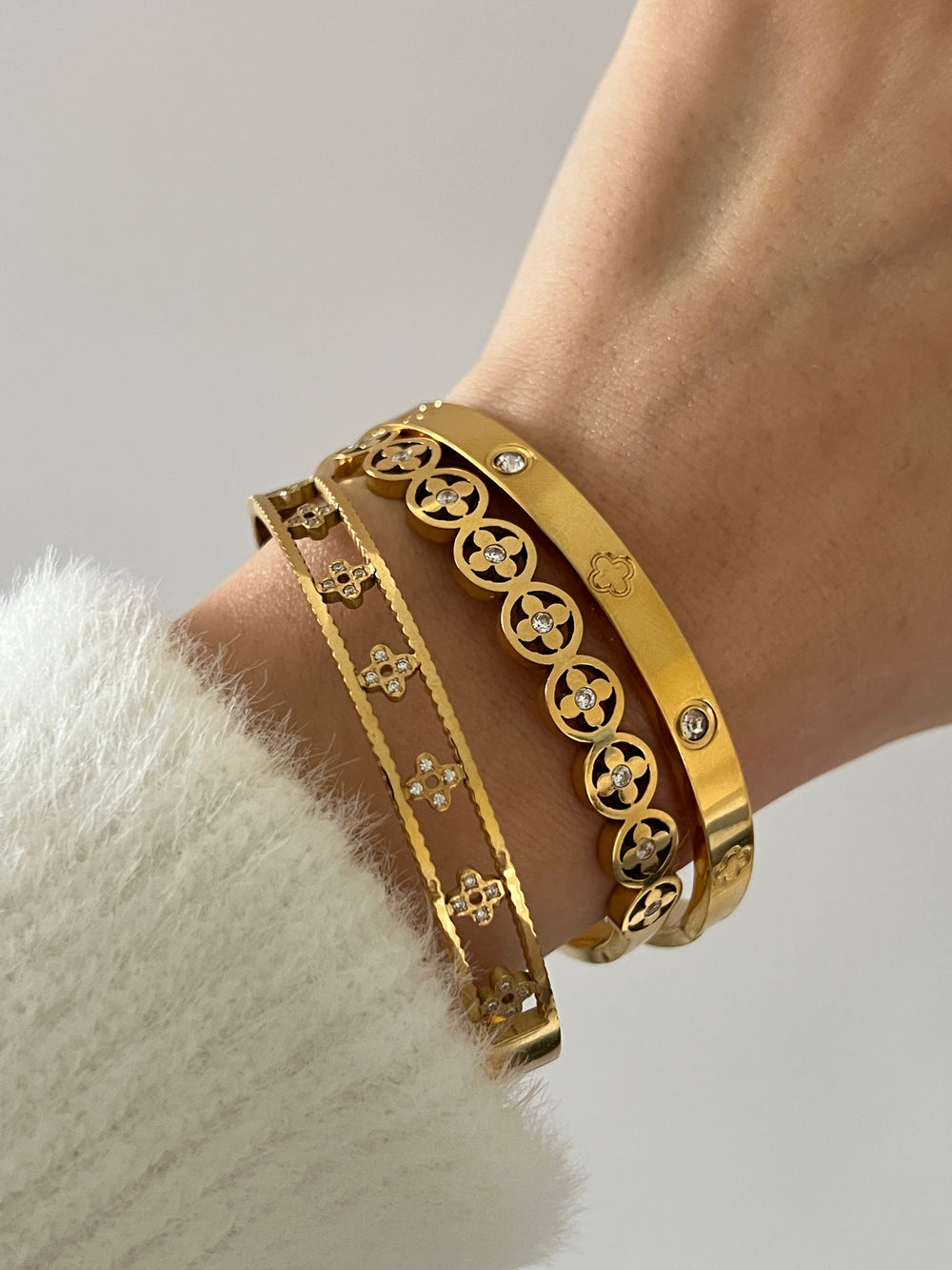 Lydia | Flower Emblem Bangle