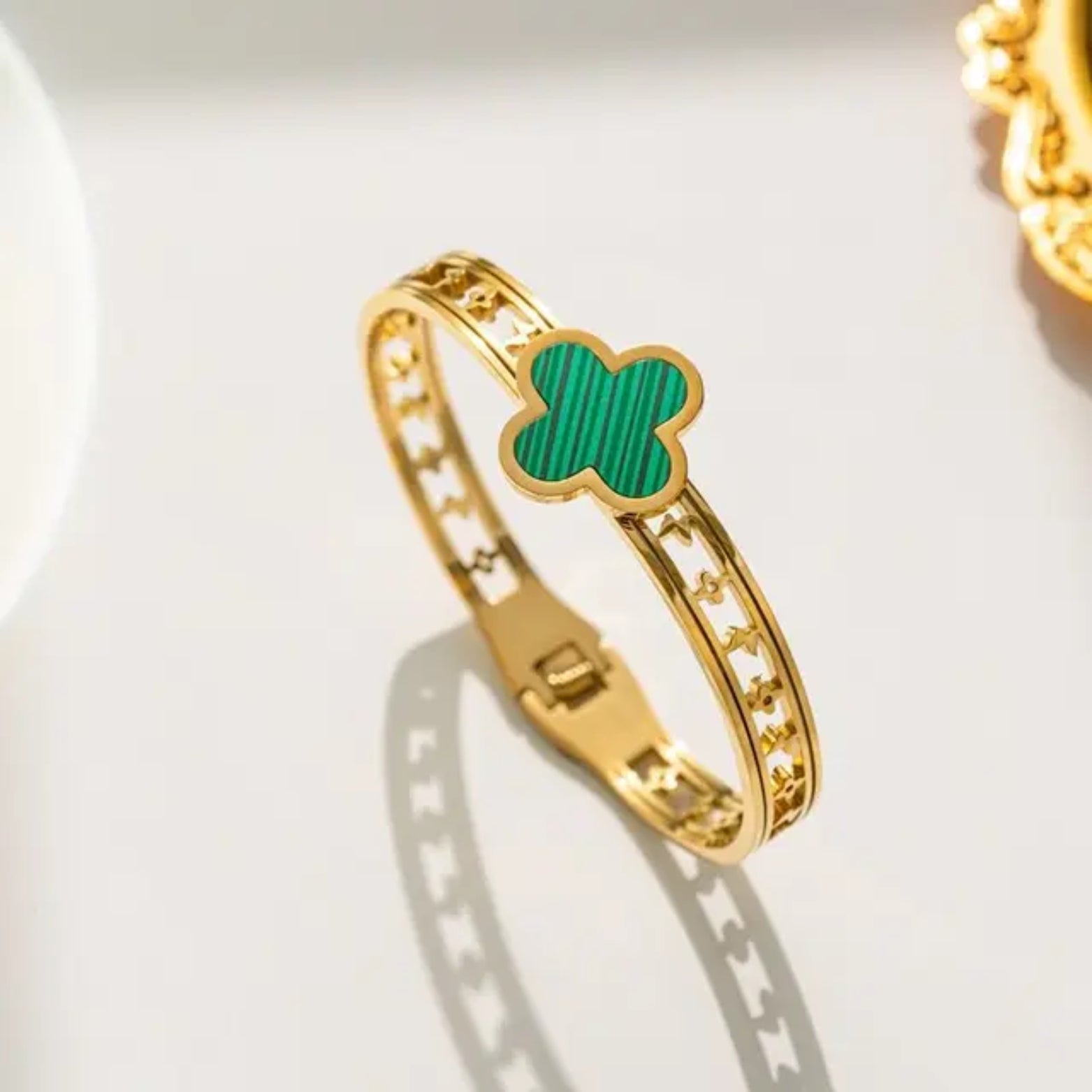 Iris | Clover Grande Bangle