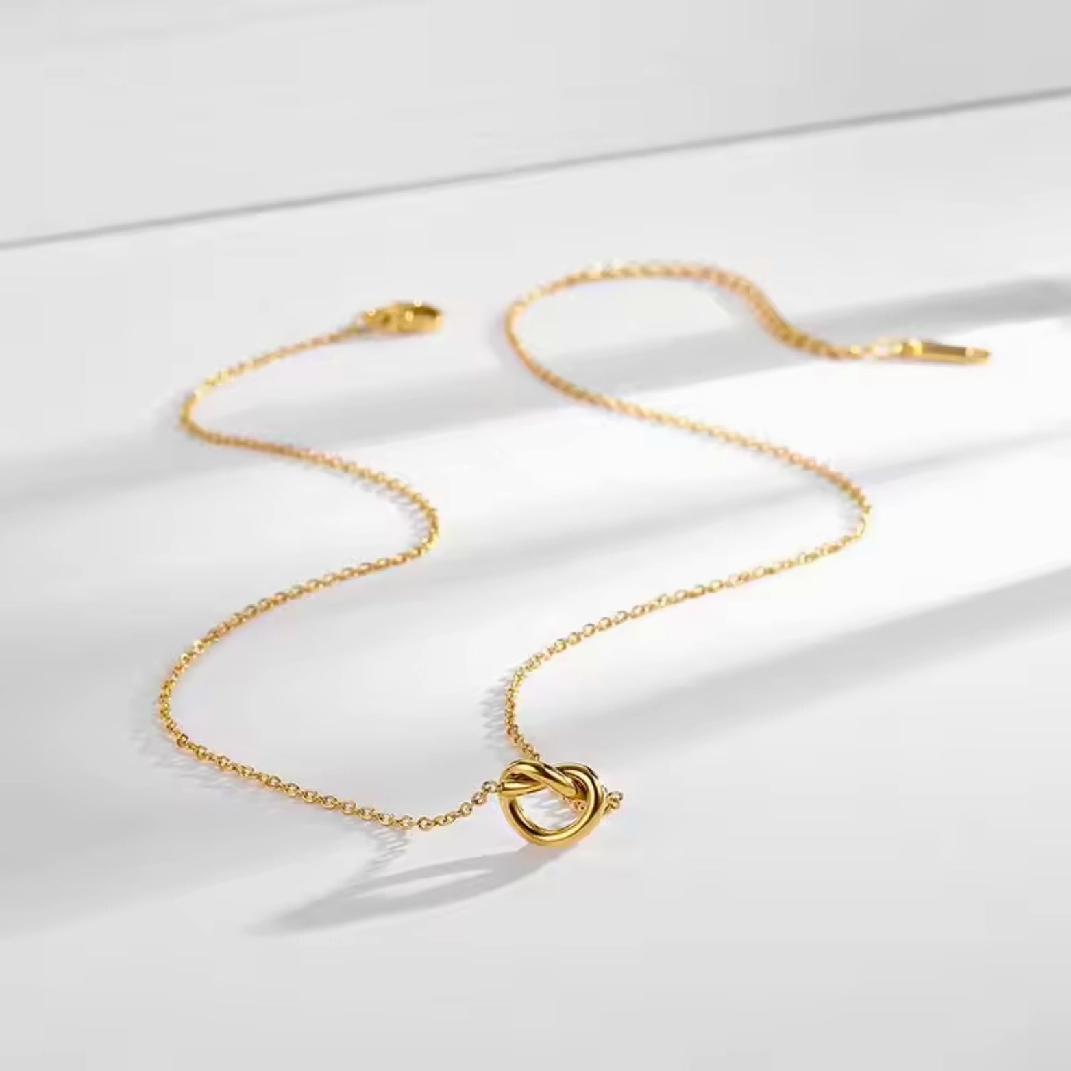 Amara | Love Knot Necklace